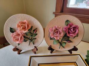 lot 74 image: Fabulous Porcelain Capodimonte Flower Figurines Collection