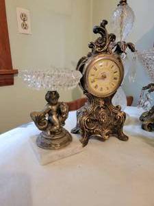 lot 84 image: Retro Hollywood Regency Dcor Group