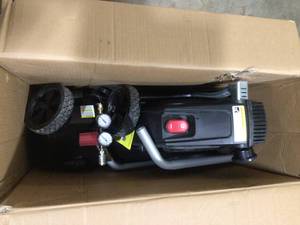 Husky 8G 150 PSI Hotdog Air Compressor   Customer Returns See Pictures
