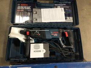 Bosch Bulldog Xtreme 8 Amp 1 in. Corded Variable Speed SDS-Plus ConcreteMasonry Rotary Hammer Drill with Carrying Case Customer Returns See Pictures
