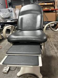 Brewer Company 6501 Access High-Low Exam Table wFootswitch