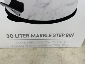 lot 5 image: New 30 Liter Metal Marble Look Trash Bin