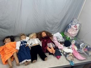 lot 48 image: Heidi Ott and Battat Dolls with Clothing