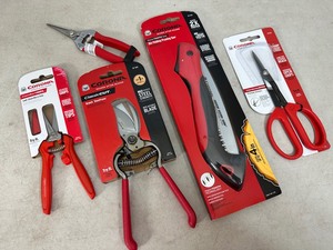 lot 73 image: 5 New Corona Pruning  Trimming Tools