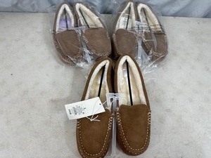 lot 92 image: 3 New Pairs of Leather Moccasin Slippers