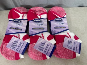 lot 121 image: 9 New Pair of Dr Scholls For Her Socks