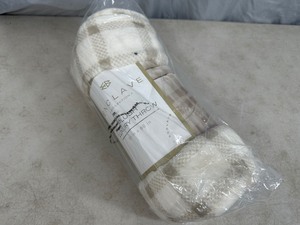 lot 150 image: New Enclave Plush Luxury Throw Blanket