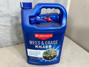 lot 166 image: New Gallon of Weed and Grass Killer