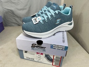 lot 168 image: New Skechers Arch Comfort Shoes - Size 5