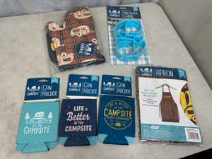 lot 171 image: New RV  Camper Themed Picnic Accessories