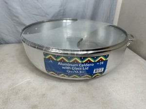 lot 212 image: New 13 Quart Aluminum Caldero Pan with Lid