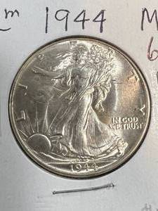 1944 US WALKING LIBERTY HALF DOLLAR