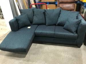 MINI COUCH. MISSING A PIECE