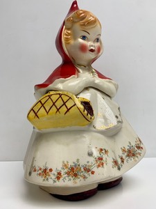 lot 163 image: 1940s HULL Pottery Little Red Riding Hood Cookie Jar w compatible saltpepper shakers