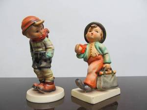 lot 18 image: 2 Signed Vintage Hummel Figurines