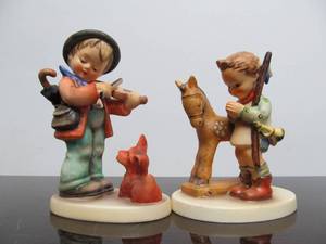 lot 22 image: 2 Signed Vintage Hummel Figurines