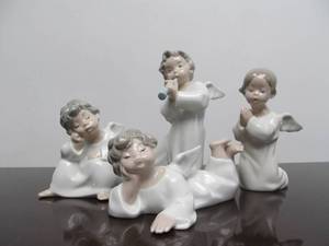 lot 24 image: Group of Signed Vintage LLADRO Figurines - Angels