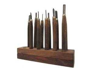 lot 35 image: Set of Smaller Size Old Vintage Woodworking Chisels