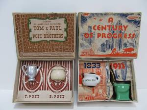lot 40 image: 2 Vintage 1930s Souvenir Miniatures in Original Boxes - Including 1933 Worlds Fair