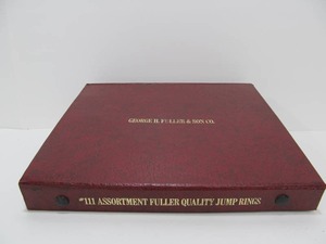lot 43 image: Full Case of Vintage George H. FULLER Jump Rings