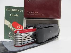 lot 48 image: New in Box Victorinox Swiss Army Knife