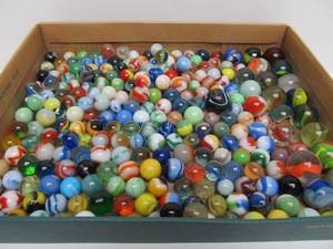 lot 72 image: Great Estate Lot of Vintage & Antique Marbles #2