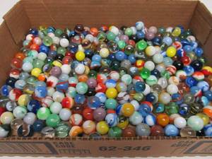 lot 73 image: Great Estate Lot of Vintage & Antique Marbles #3