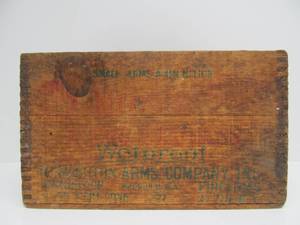 lot 91 image: Very Cool Old Vintage REMINGTO Kleanbore Dovetailed Wood Ammo Crate