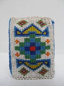 lot 97 image: Excellent Beaded Antique Native American Cigarette Pack or Playing Card Deck Holder