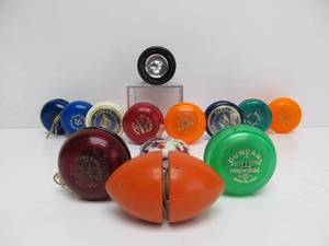 lot 103 image: Large Lot of Vintage YO-YOs #1