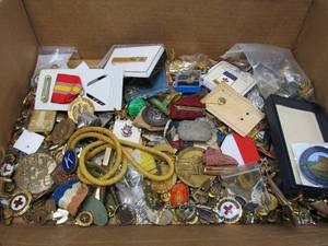 lot 108 image: Large Incredible Lot of Vintage & Antique Buttons Medals Pins & Other Items