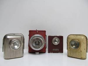 lot 157 image: Lot of 4 Old Vintage Hand Lanterns