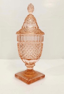 lot 254 image: Anchor Hocking Miss America Pink Lidded Glass Candy Jar