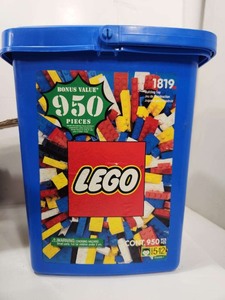 lot 268 image: Large LEGO Lot 