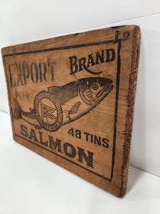 lot 300 image: Orig Antique Advertising Export Brand Salmon Crate End