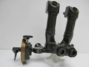 lot 197 image: Fantastic Original 1941 Brass WW2 Stereoscopic Military Telescope