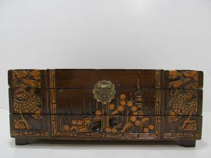 lot 220 image: Vintage Hand Carved Wood Oriental Dragon Designs Trinket Jewelry Box