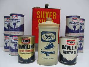 lot 232 image: Nice Lot of Vintage Advertising Oil Cans