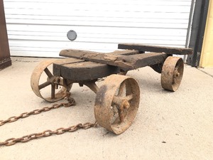 lot 1 image: Orig Antique McCormick Deer International Harvester Hit & Miss Engine wRolling Cart