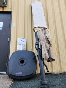 lot 173 image: Very Nice LARGE Treasure Garden Cantilever Canopy Umbrella 