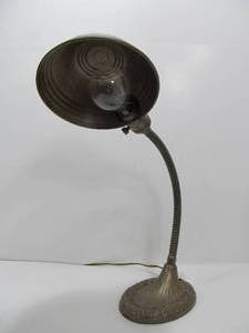 lot 324 image: Art Deco Industrial Gooseneck Desk Lamp Cast Iron Base