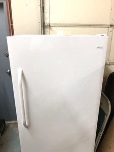 lot 333 image: Like-New Near Mint Condition FRIGIDAIRE Stand Up Freezer