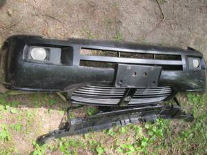 lot 17 image: Dodge Ram plastic bumper and grill cover
