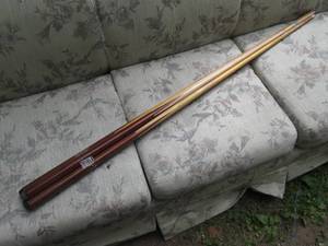 lot 38 image: Group of 4 pool cues sticks