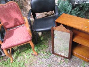 lot 43 image: Waiting room furniture