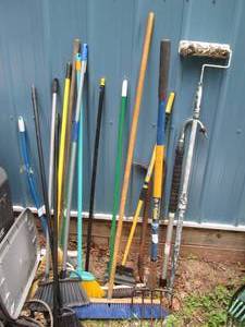 lot 70 image: Large supply of brooms