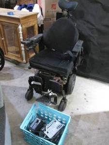 lot 6 image: Patriotic Themed Electric Wheelchair