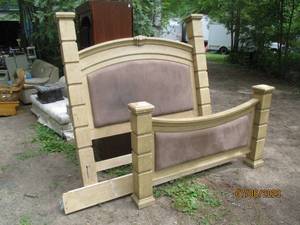 lot 157 image: Very Heavy carved Blonde Wood style bed frame