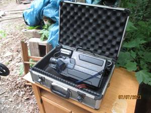 lot 185 image: Vintage Magnavox movie maker Camcorder