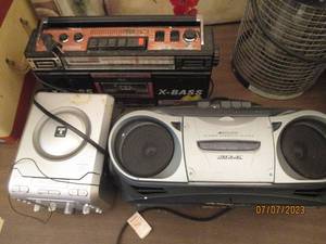 lot 202 image: Vintage cassette tape boombox,